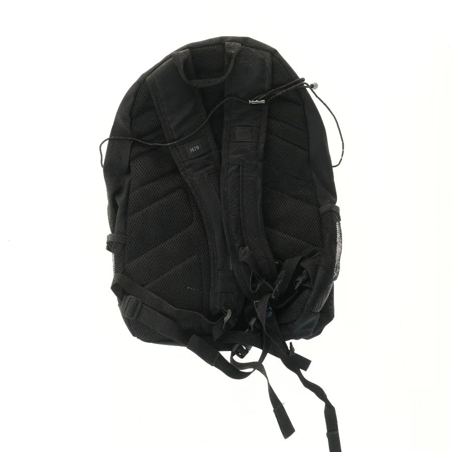 Sort rygsæk (str. 48x36 cm)