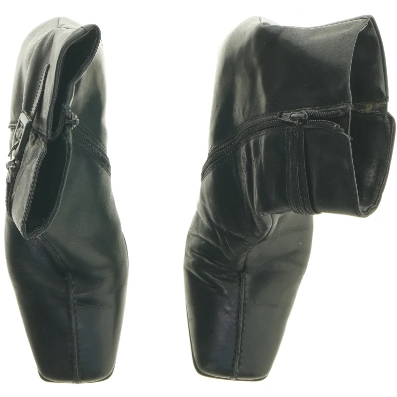 Sort støvler med spænde, størrelse 38 (str. 38 )