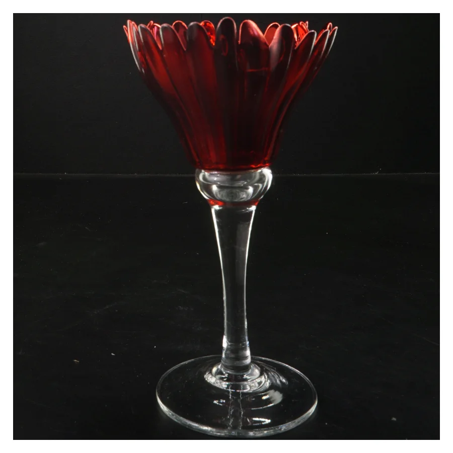 Rød blomstervase i glas fra Krifon (str. 11x20 cm)