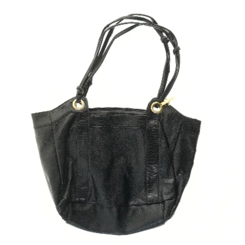 Sort skuldertaske med metalringe fra Friis & Company (str. 42x34 cm)