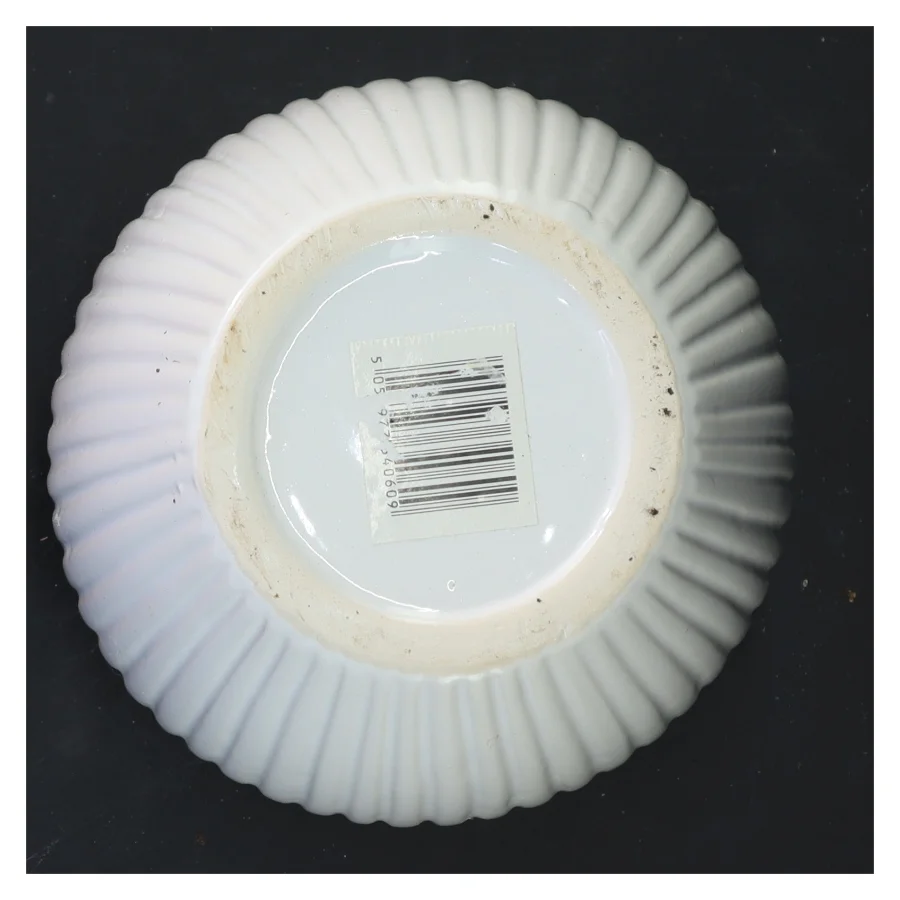 Hvid keramikpotte med riller (str. Ø 14x13 cm)