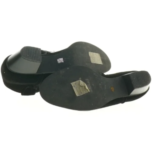 Sort ankelstøvler med hæl (str. 38 )