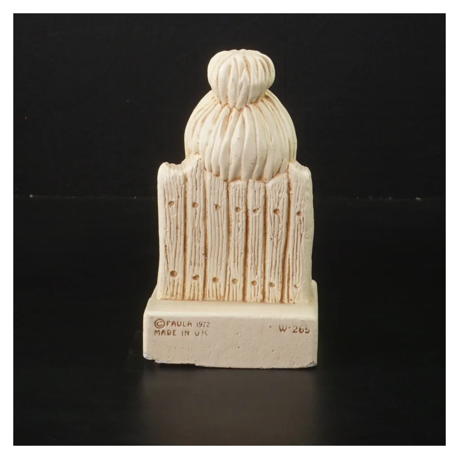 Dekorativ figur med tekst (str. 14 cm)