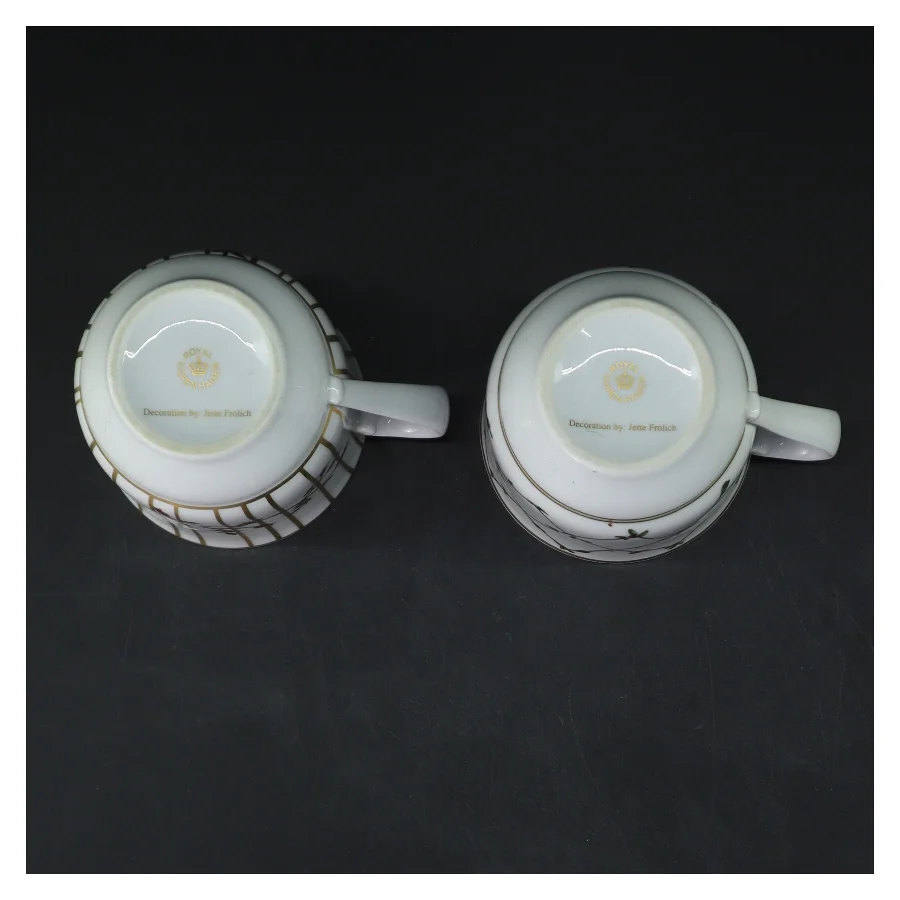 Royal Copen jule kaffekrus sæt fra Royal Copenhagen (str. 2 stk Ø 8,5 cm længde 9,5 cm)