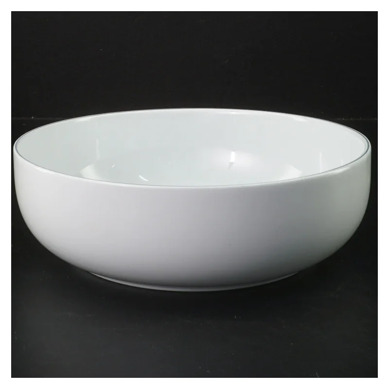 Hvid porcelænsskål fra Royal Copenhagen blå kant (str. Ø 21 cm)