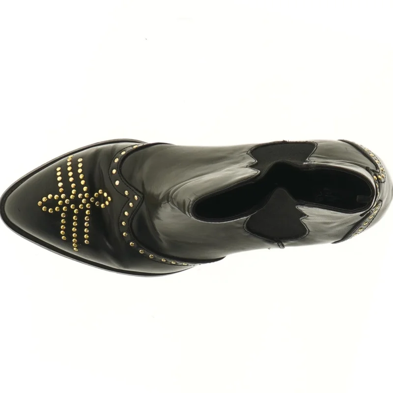 Sort støvler med nitter (str. 38 )