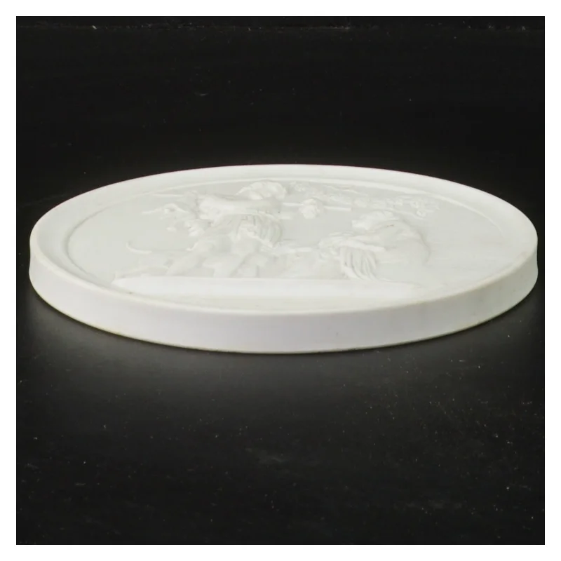 Dekorativt porcelænsrelief fra Royal Copenhagen (str. Ø 14 cm)