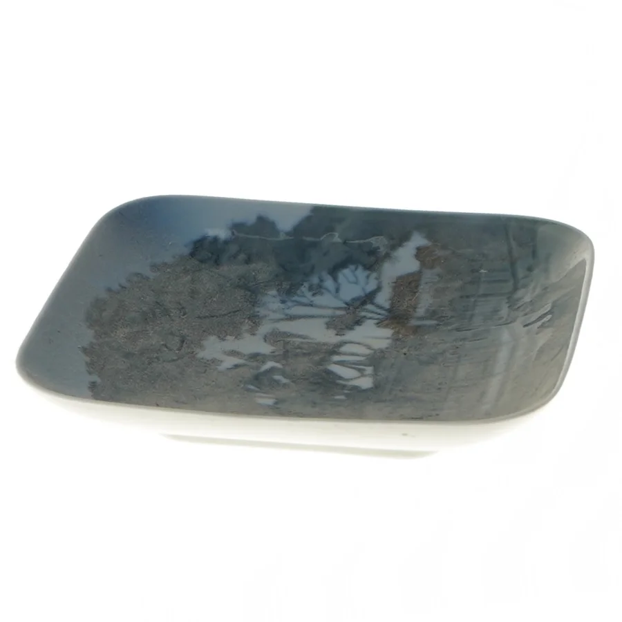 Porcelænsplatte med motiv fra Royal Copenhagen (str. 12,5x12,5 cm)