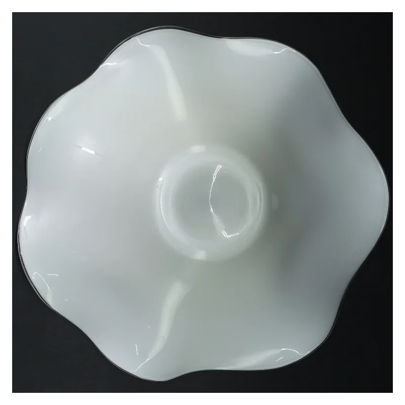 Hvid dekorativ glasskål (str. Ø 30,5 cm)