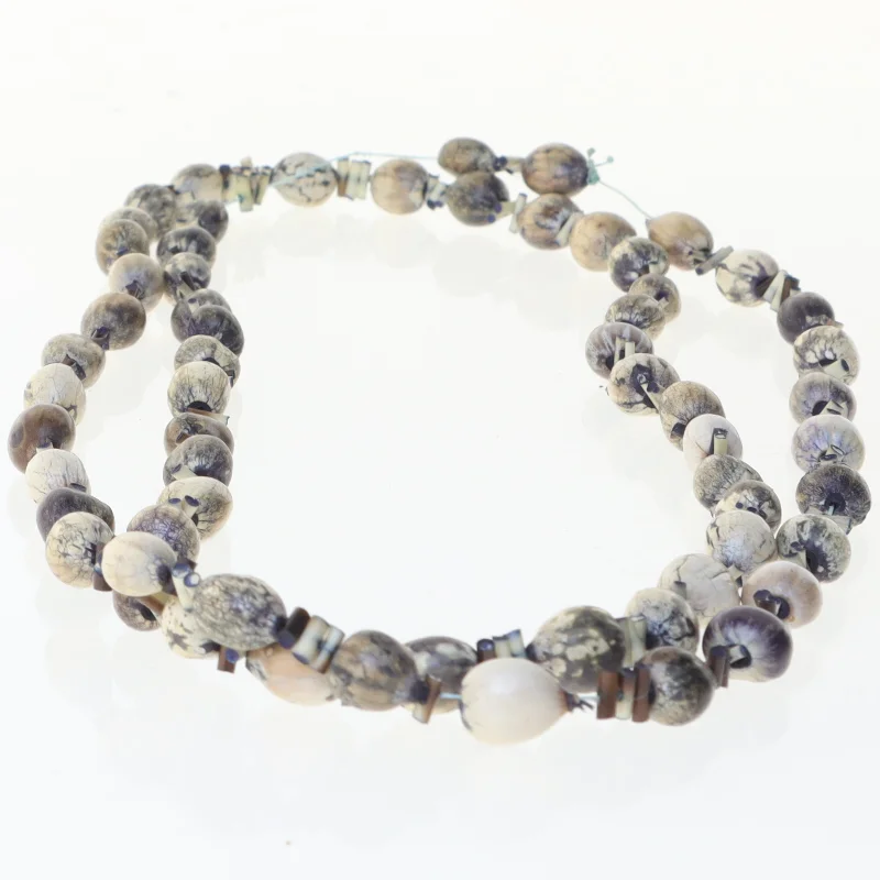 Halskæde med perler (str. 80 cm)