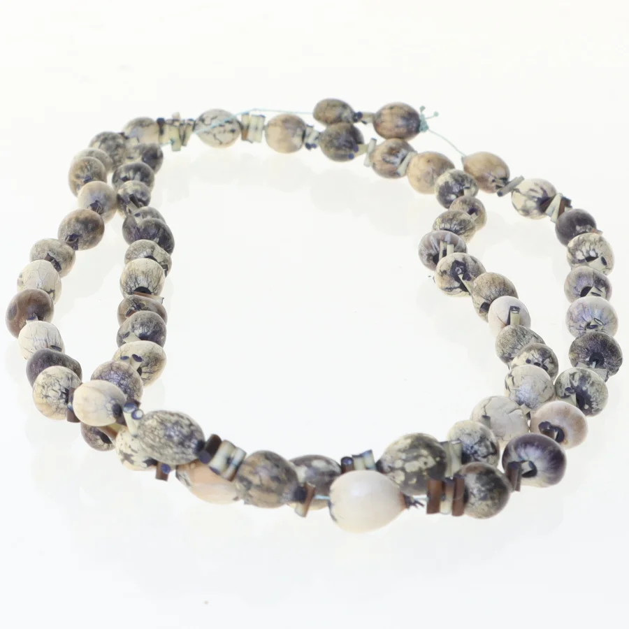 Halskæde med perler (str. 80 cm)