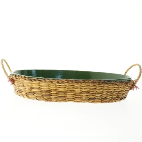 Stor oval pyntebakke med flettet kant og håndtag (str. 43x32 cm)