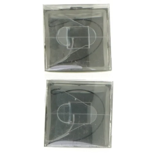 Dekorative ophæng af Jette Frölich fra Jette Frölich (str. 5 x 5 x 5 cm. 2. styk)