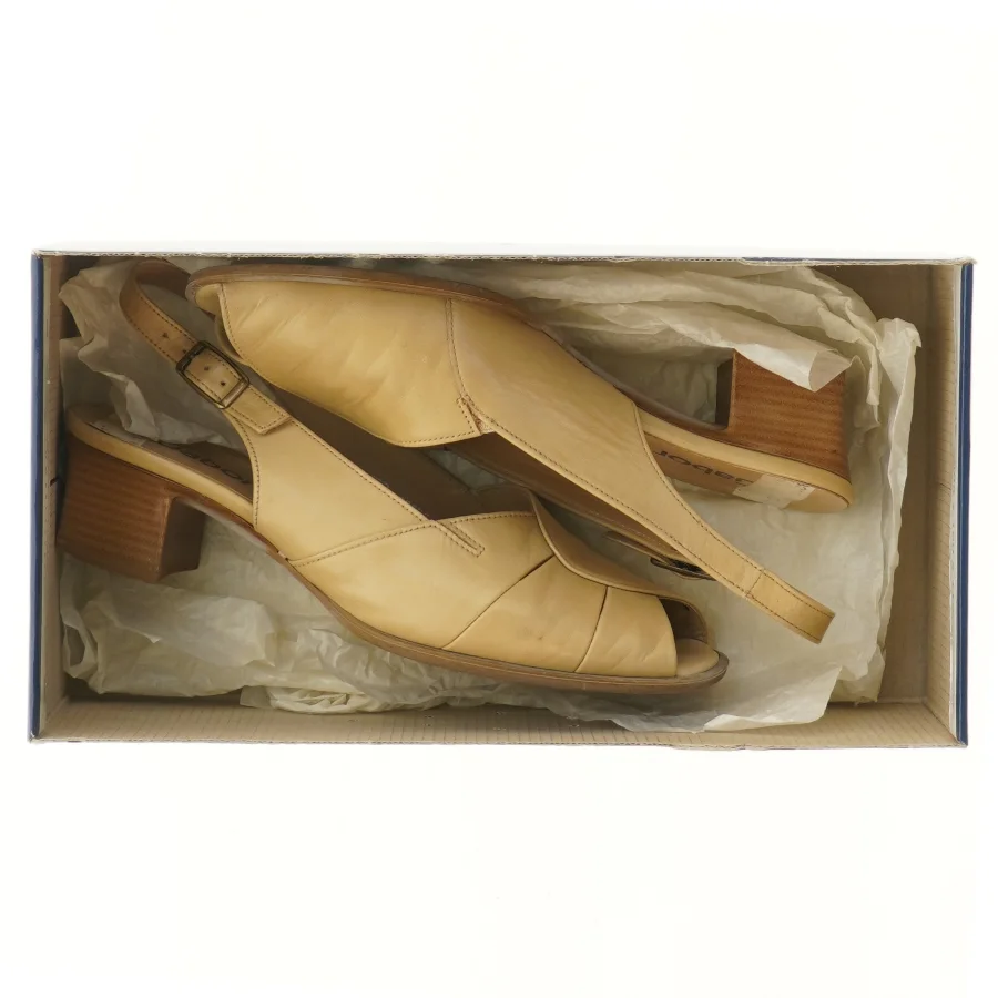 Beige sandaler med lukket tå fra Gabor (str. 37,5 )