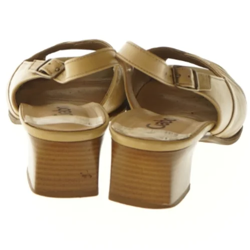 Beige sandaler med lukket tå fra Gabor (str. 37,5 )