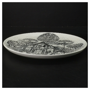 Dekorativ tallerken med kunstnerisk tryk fra Nymölle (str. Ø 27 cm)