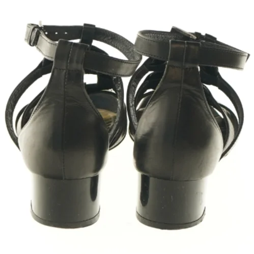 Sandal i læder med spænde fra Via Vai (str. 38 )