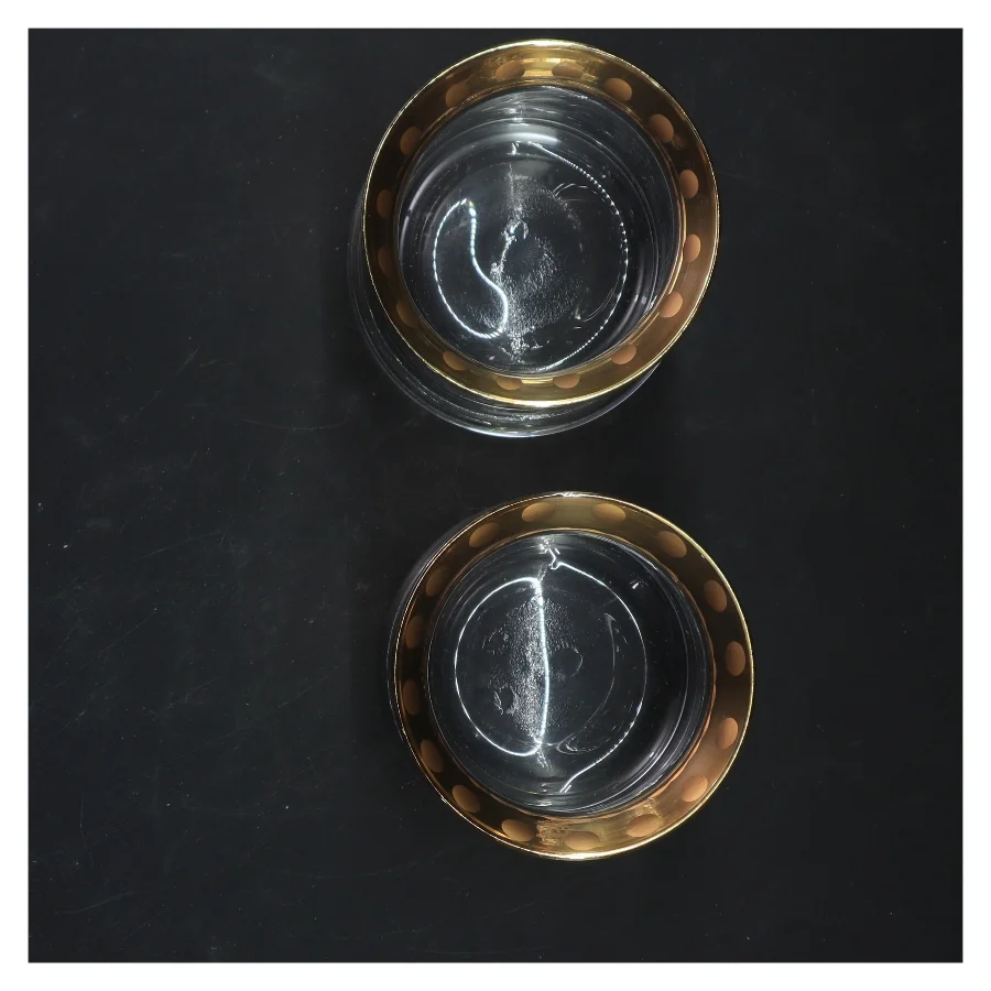 Glasvaser med guldkant (str. 9x10 cm)