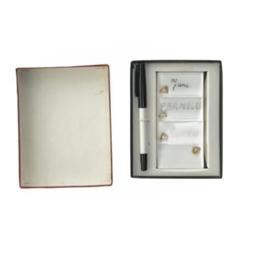 Pen i æske, bordkort (str. 6x3 cm)