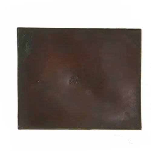 Metalæske i bogform (str. 12x10 cm)