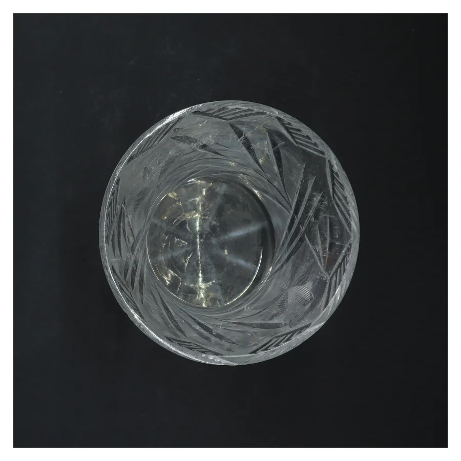 Glasvase med mønster (str. 16 cm)