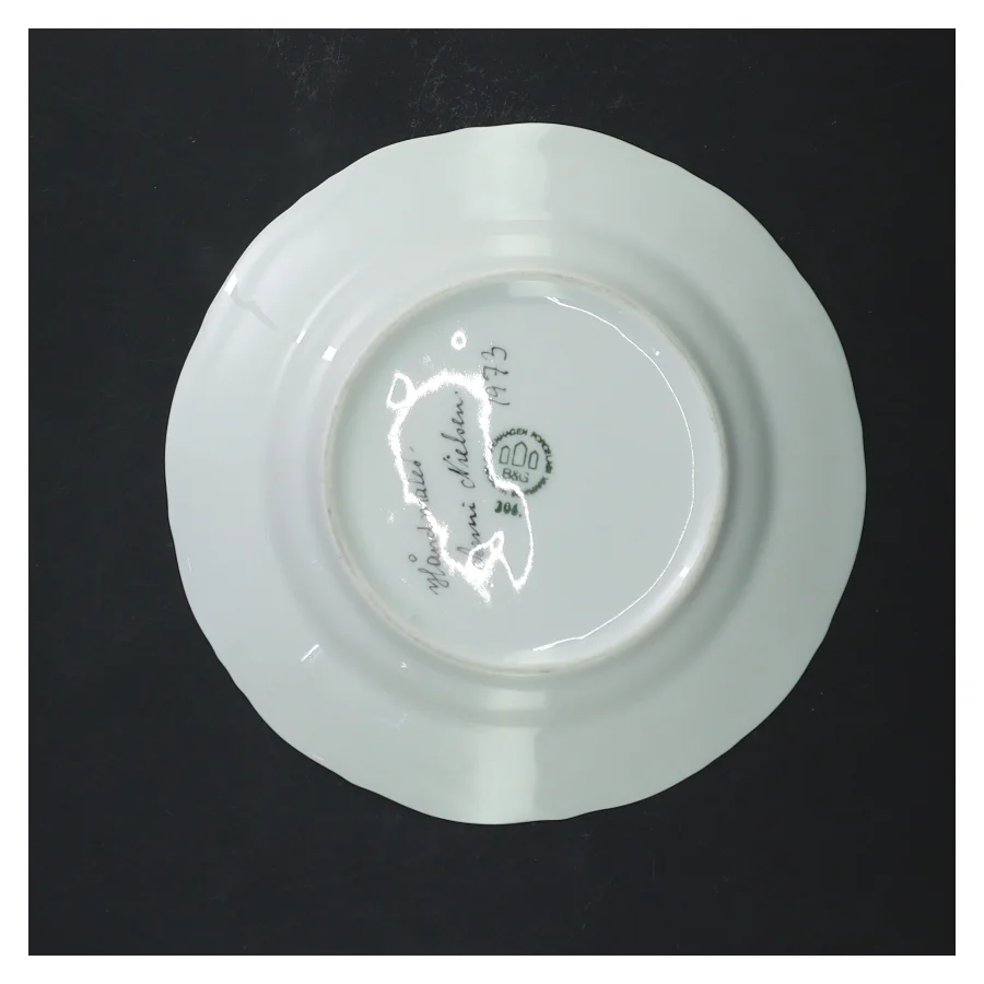 Porcelænstallerken med spillekortmotiv fra Bing Og Grøndal (str. Ø 15,5 cm)