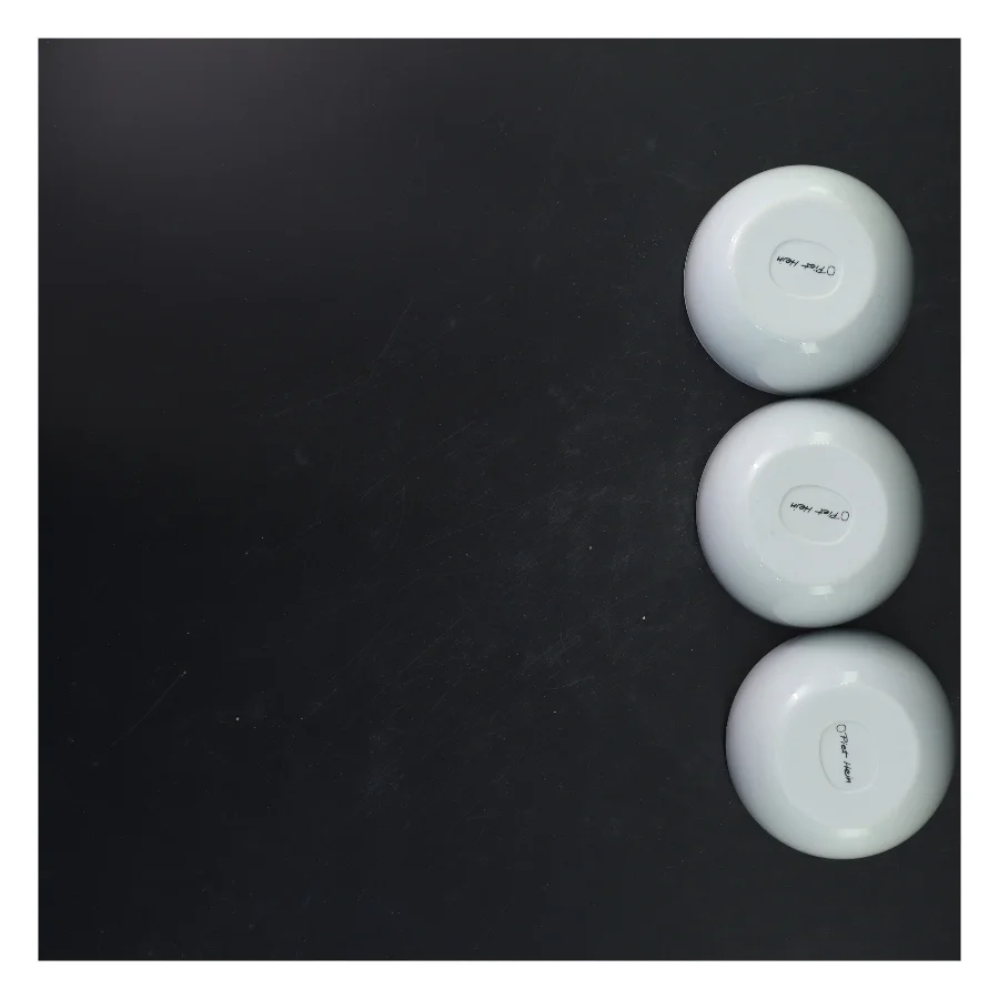 Sæt med tre hvide skåle (str. 6x10 cm)