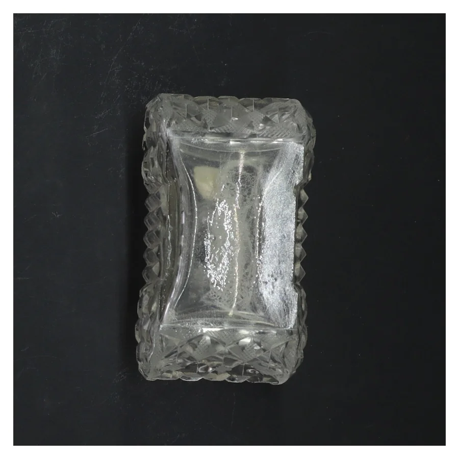 Glasbeholder med låg (str. 10x5,5 cm)