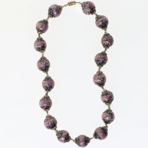 Perlekæde med farvede mønstre (str. 40 cm)