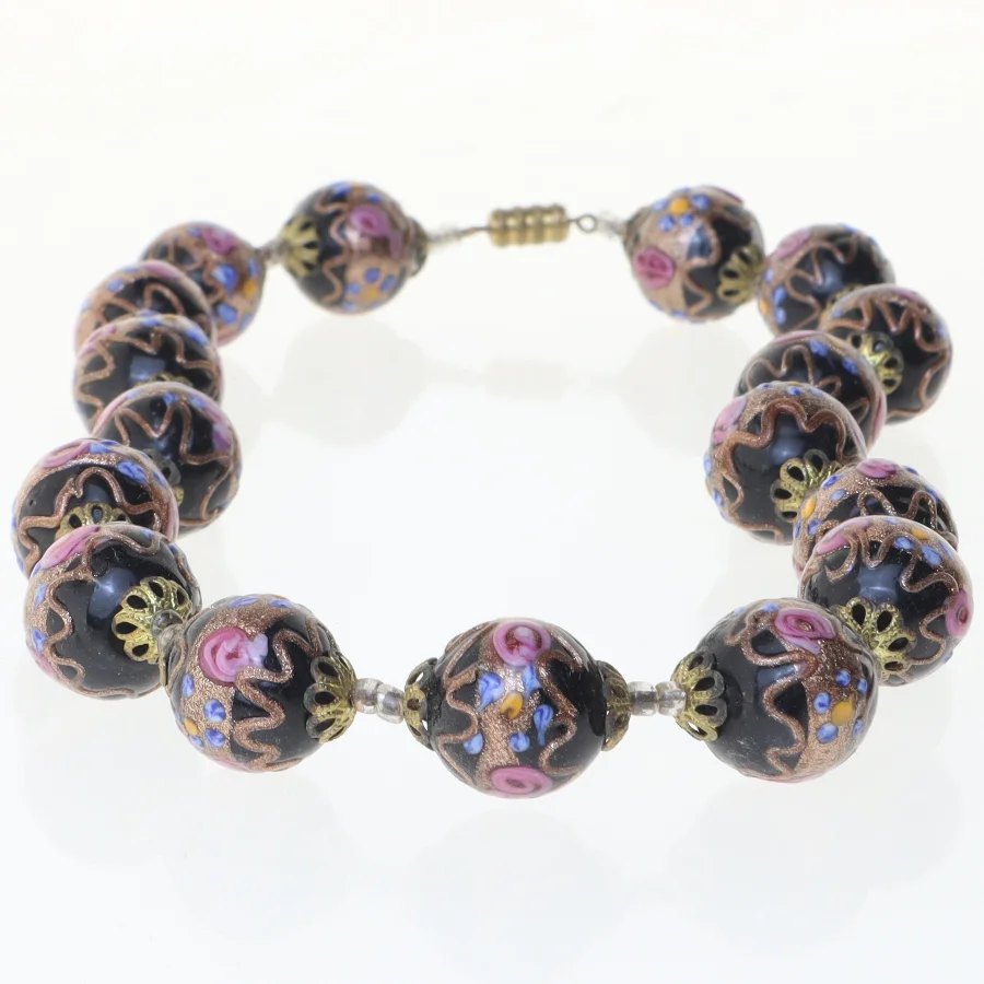 Perlekæde med farvede mønstre (str. 40 cm)