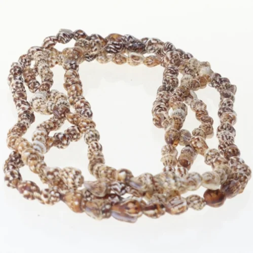 Lang perlehalskæde (str. 140 cm)