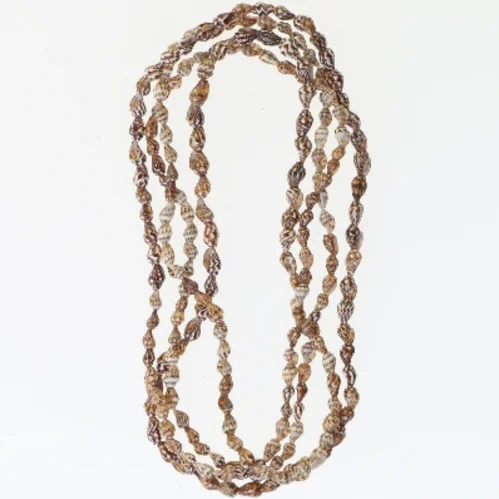 Lang perlehalskæde (str. 140 cm)