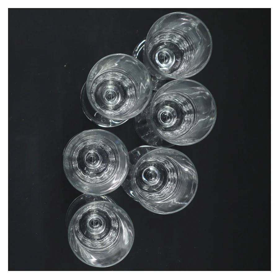 Sæt af seks champagne glas (str. 17x6 cm)