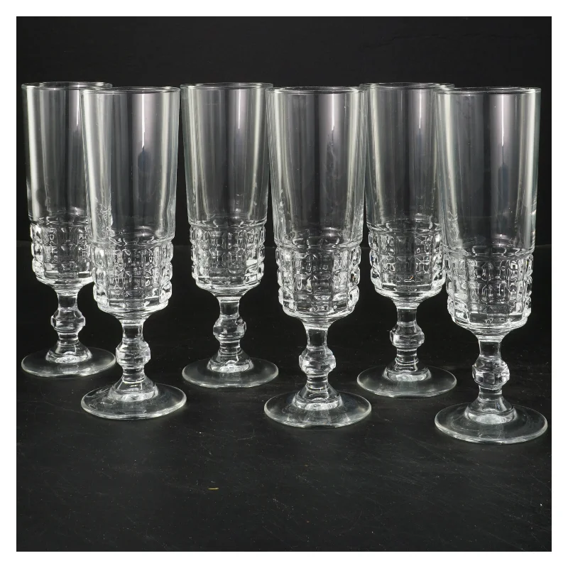 Sæt af seks champagne glas (str. 17x6 cm)
