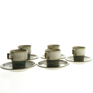 Stel kaffekopper og underkopper, 5 stk. fra B&G (str. Ø 15 og Ø 7,5x7,5 cm) (DVD)