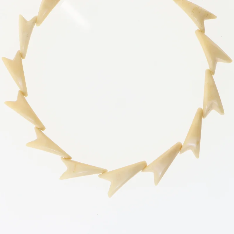 Halskæde med ben perler (str. 40 cm)