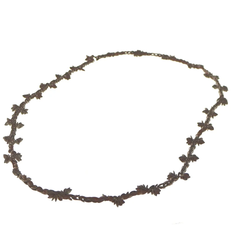 Dekorativ kæde med stjerneformede elementer (str. 110 cm)