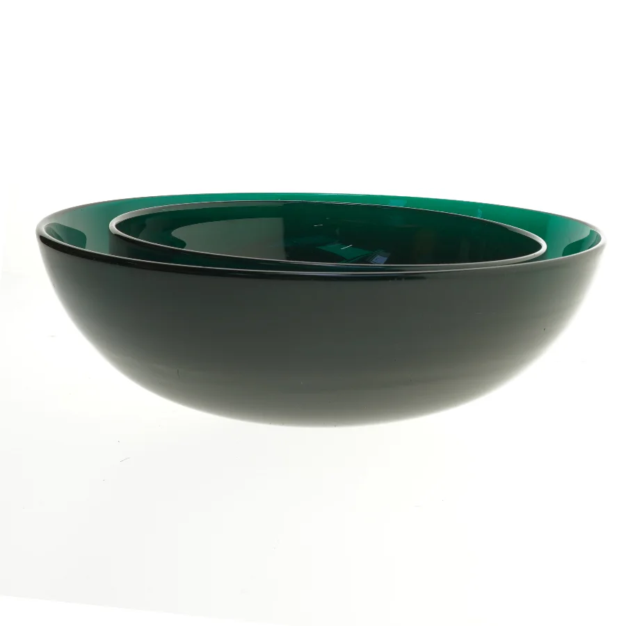 To grønne glasskåle fra holmegård (str. 2 styk. ø. 24,5 cm. og. ø. 32 cm)