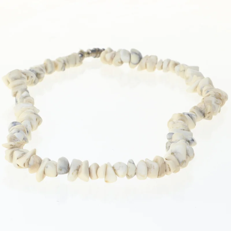 Halskæde med stenperler (str. 40 cm)