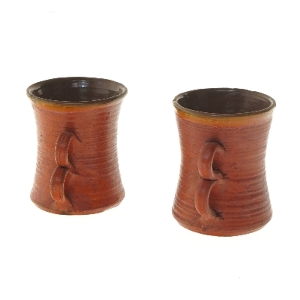 Keramiske krus med dobbelt hank (str. Ø 9x11 cm)