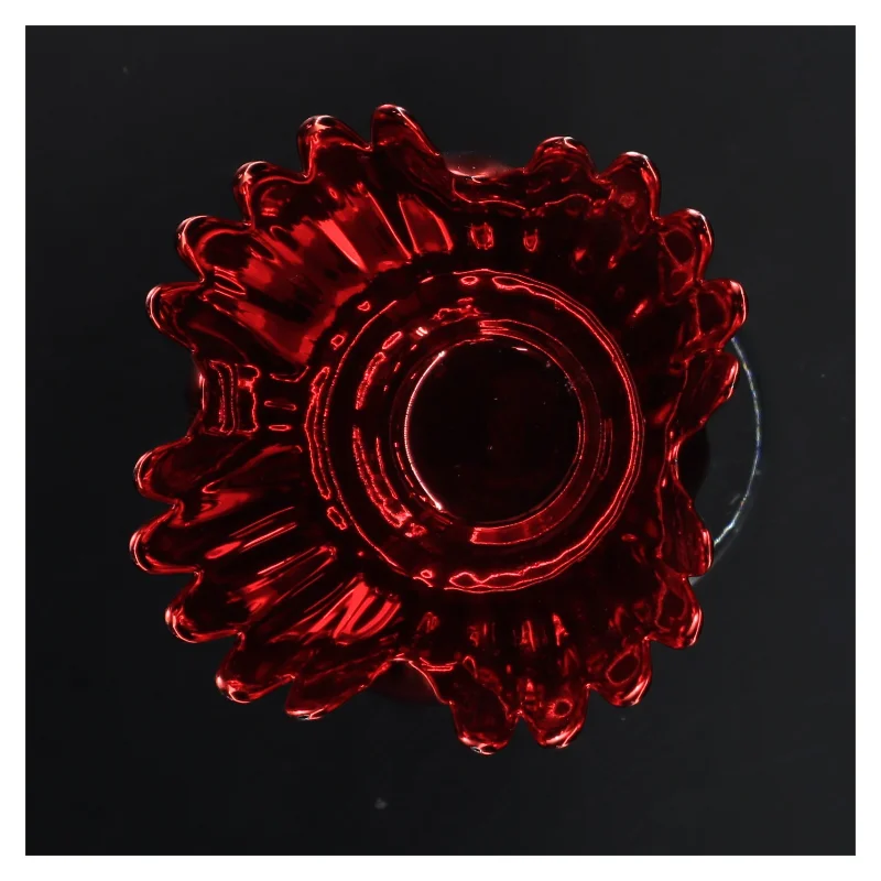 Rød glasvase fra Krifon (str. 11x20 cm)