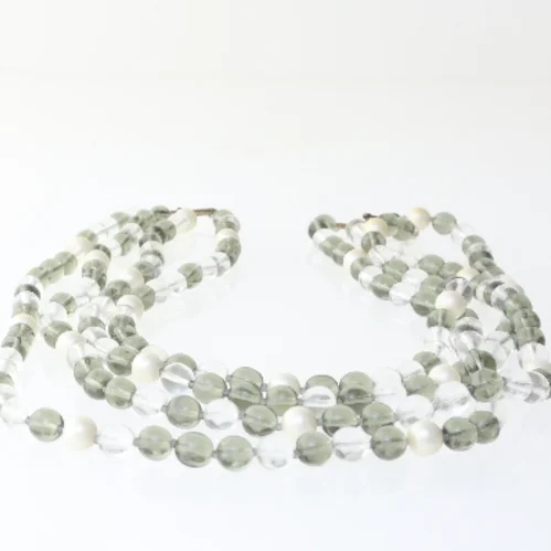 Perlekæde i flere rækker (str. 43 cm)