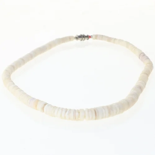 Halskæde med hvide skaller (str. 40 cm)