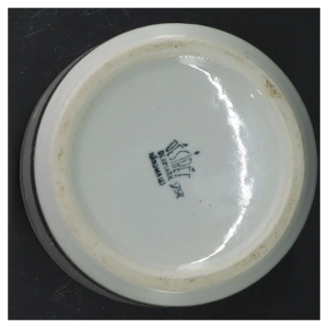 Porcelænsskål med låg fra Desiree (str. Ø 9,5 cm)