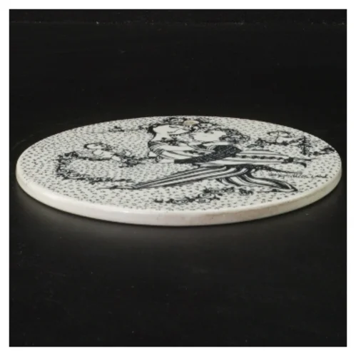 Vægdekoration Marts Victoire fra Bjørn Wiinblad (str. Ø 15,5 cm)