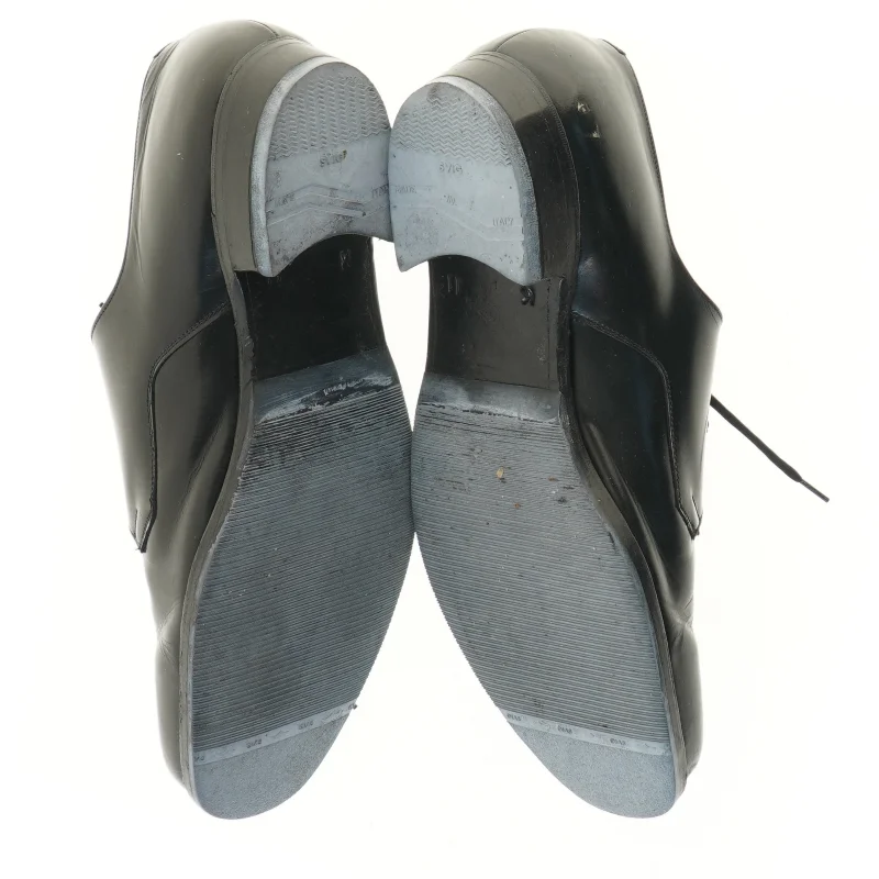 Sort klassiske sko i læder fra Hertz (str. 45 )