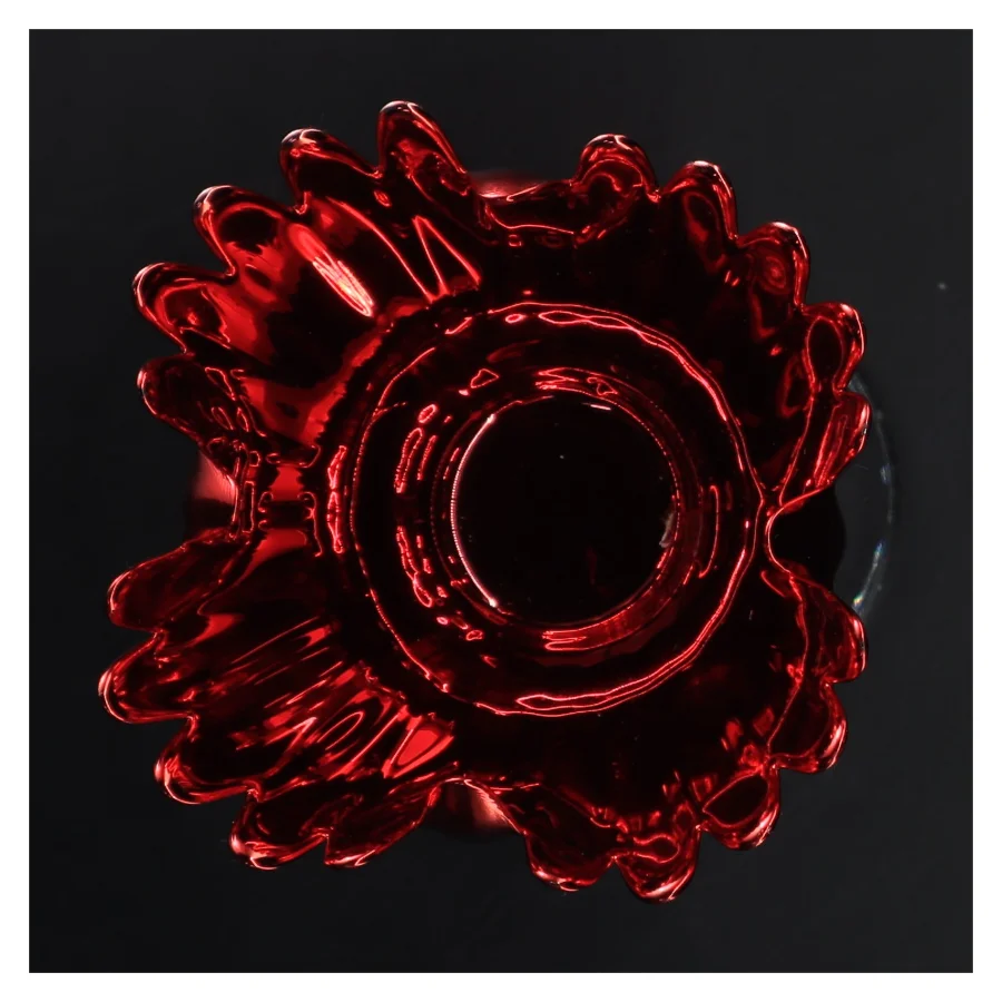 Rød glasvase på fod fra Krifon (str. 11x20 cm)