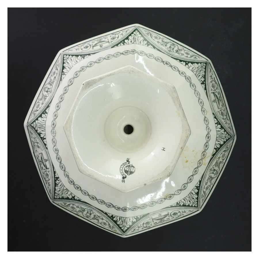 Dekoreret keramisk kagefad (str. 23,5x14 cm)