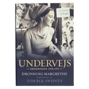 Undervejs : erindringer 1940-1972 af Margrethe II (Bog)