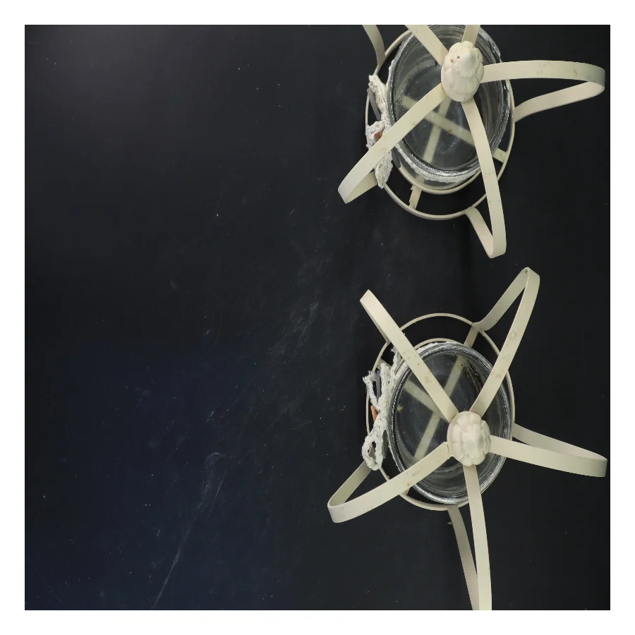 Vintage stil lysestager med hjertepynt (str. 23x22 cm)